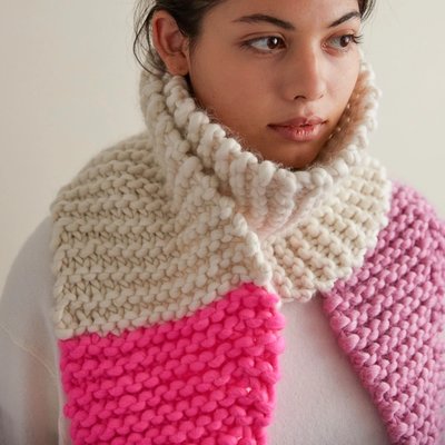 Color Tipped Scarf in Gentle Giant: Free Scarf Knitting Pattern